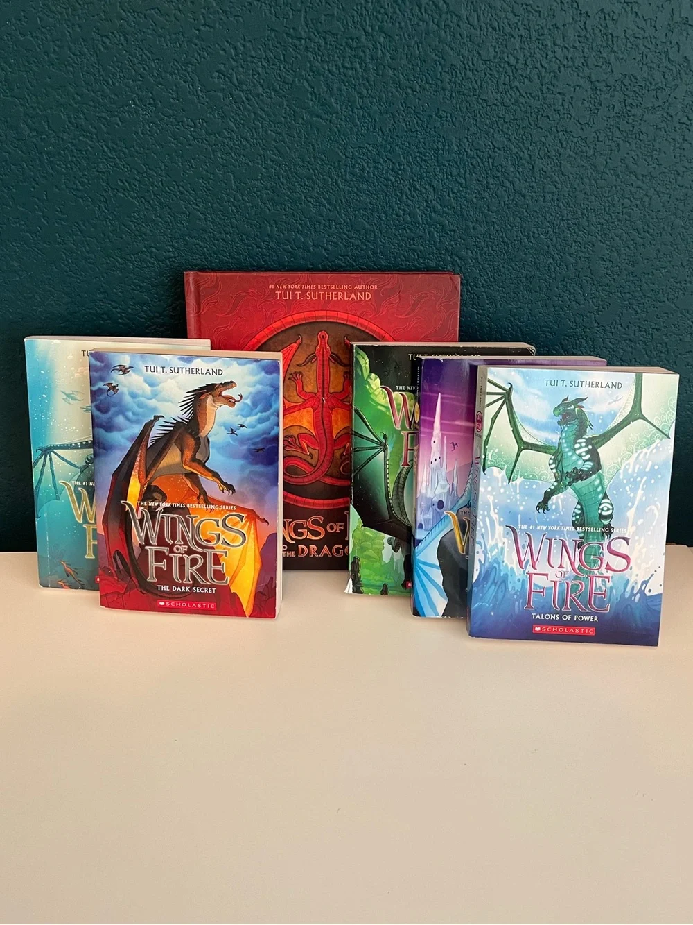 Wings of Fire Tui T. Sutherland A guide to the dragon world Lost Heir